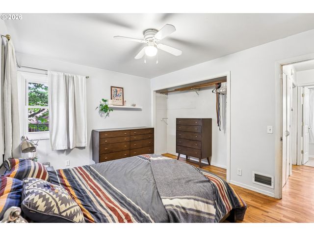 6038 Se 124TH Ave, Portland, OR 97236
