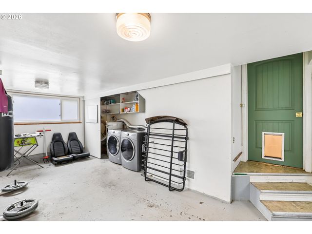 6038 Se 124TH Ave, Portland, OR 97236