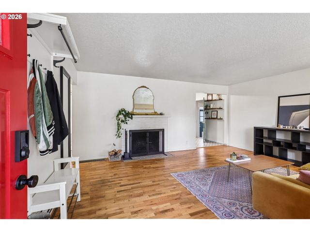 6038 Se 124TH Ave, Portland, OR 97236