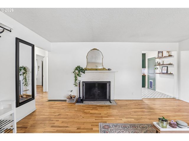 6038 Se 124TH Ave, Portland, OR 97236