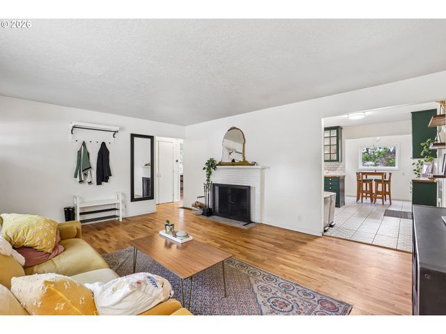 6038 Se 124TH Ave, Portland, OR 97236