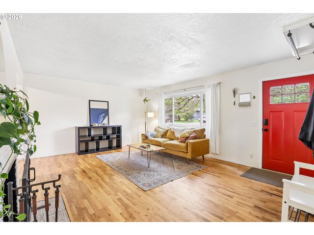 6038 Se 124TH Ave, Portland, OR 97236