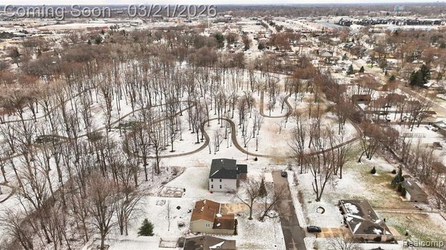 2202 Cook Court, Troy, MI 48083