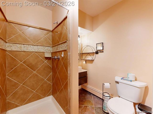 2202 Cook Court, Troy, MI 48083
