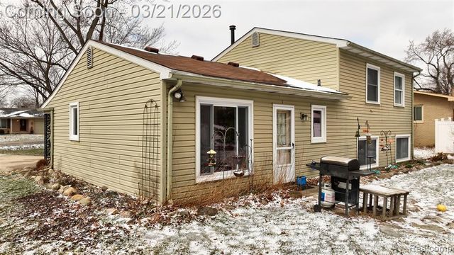 2202 Cook Court, Troy, MI 48083