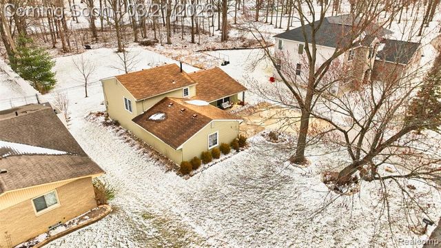 2202 Cook Court, Troy, MI 48083