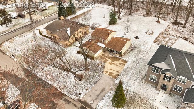 2202 Cook Court, Troy, MI 48083