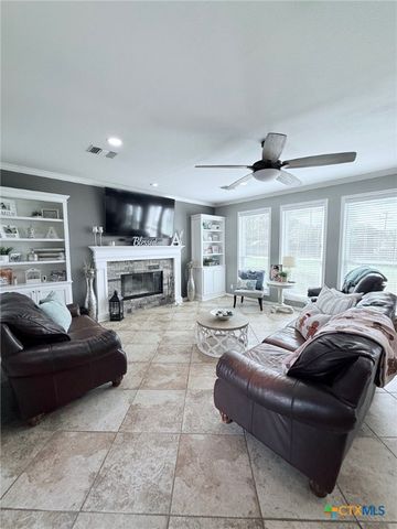 111 Belmoor Lane, Victoria, TX 77904