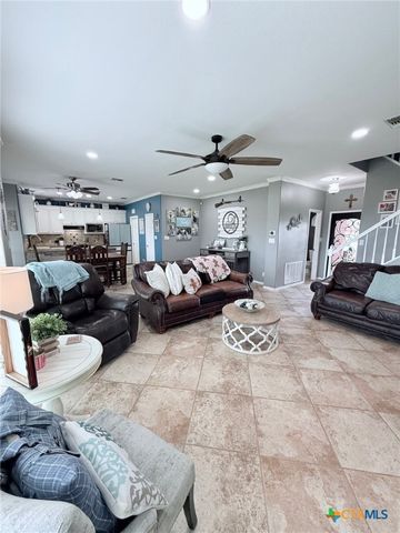 111 Belmoor Lane, Victoria, TX 77904