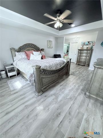 111 Belmoor Lane, Victoria, TX 77904