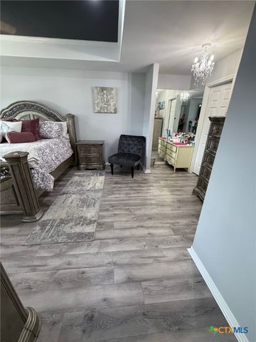 111 Belmoor Lane, Victoria, TX 77904