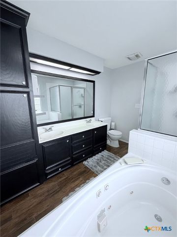 111 Belmoor Lane, Victoria, TX 77904