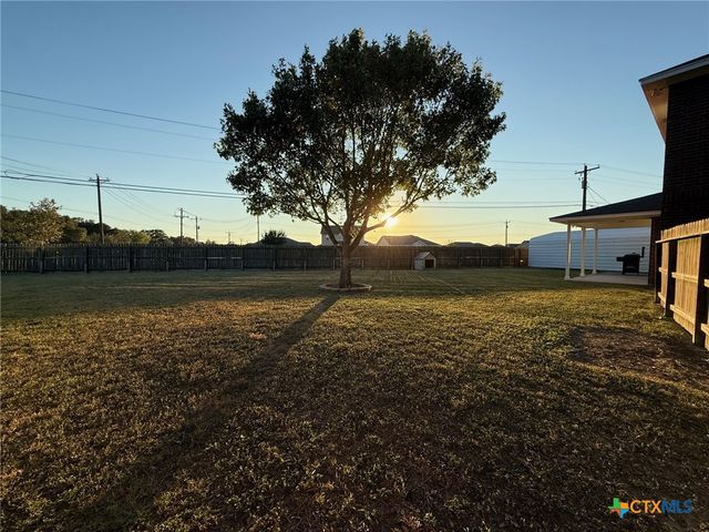 111 Belmoor Lane, Victoria, TX 77904