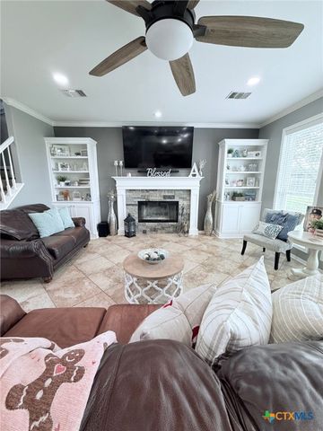 111 Belmoor Lane, Victoria, TX 77904