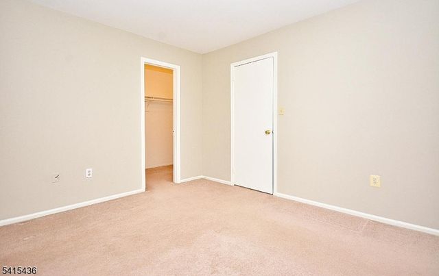 55 Canterbury Cir, Franklin Twp., NJ 08873