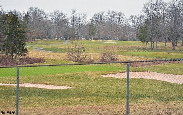 55 Canterbury Cir, Franklin Twp., NJ 08873