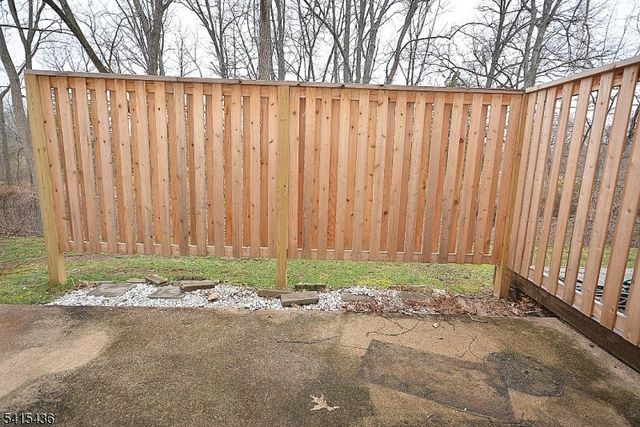 55 Canterbury Cir, Franklin Twp., NJ 08873