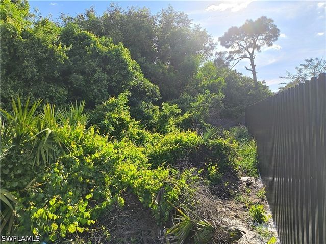 2904 3rd ST W, Lehigh Acres, FL 33971