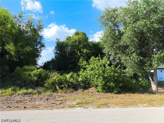 2904 3rd ST W, Lehigh Acres, FL 33971