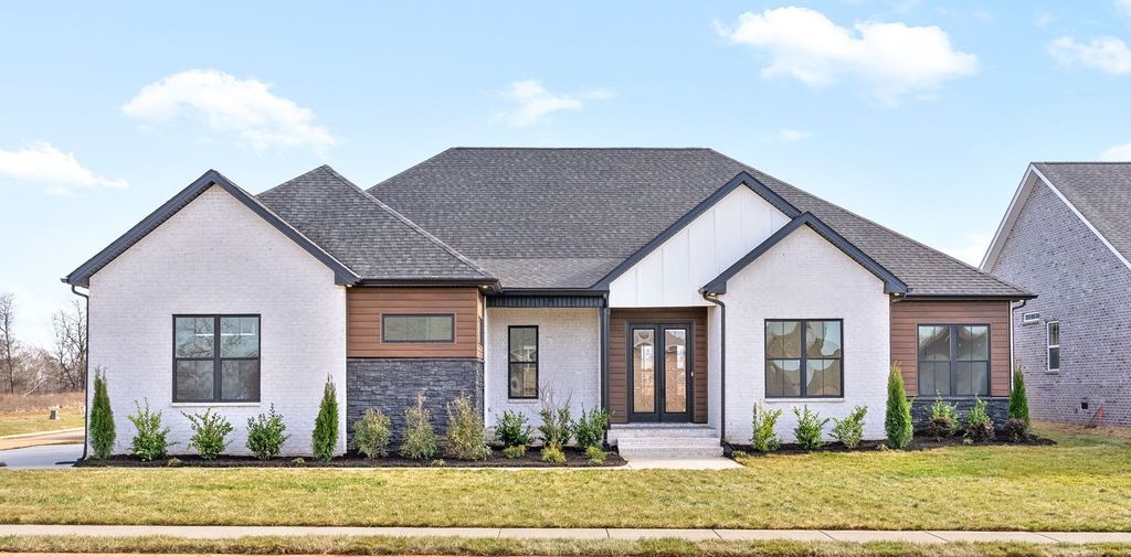 3 Pace Rd, Clarksville, TN 37043