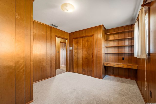 25 Labus Ln, Floresville, TX 78114