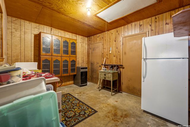 25 Labus Ln, Floresville, TX 78114