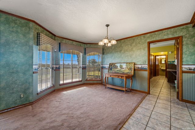 25 Labus Ln, Floresville, TX 78114