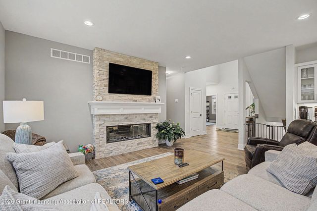 6475 Heathfield Drive, East Lansing, MI 48823