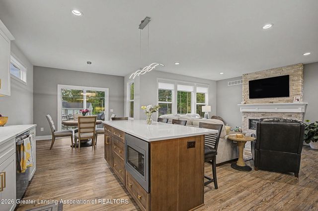 6475 Heathfield Drive, East Lansing, MI 48823