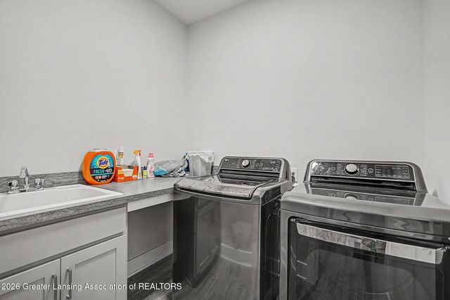 6475 Heathfield Drive, East Lansing, MI 48823