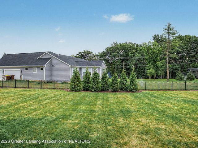 6475 Heathfield Drive, East Lansing, MI 48823