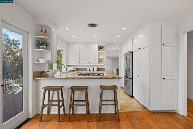 2080 2080 Essenay Ave, Walnut Creek, CA 94597