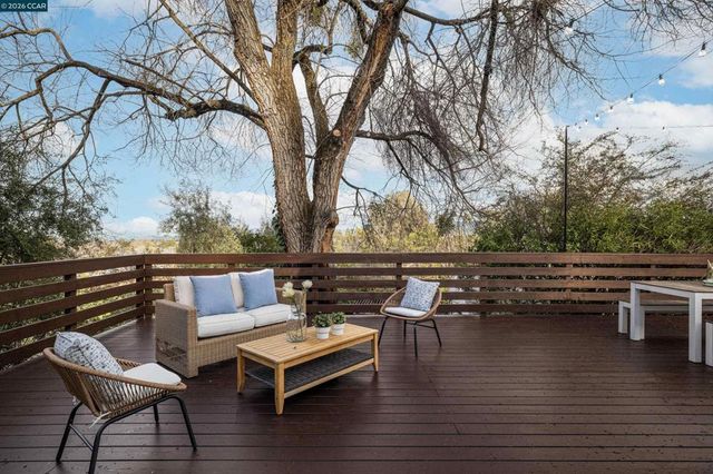 2080 2080 Essenay Ave, Walnut Creek, CA 94597