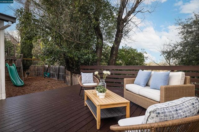 2080 2080 Essenay Ave, Walnut Creek, CA 94597