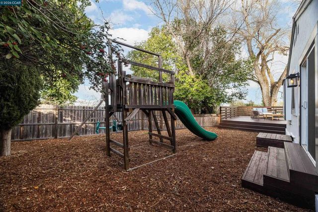 2080 2080 Essenay Ave, Walnut Creek, CA 94597