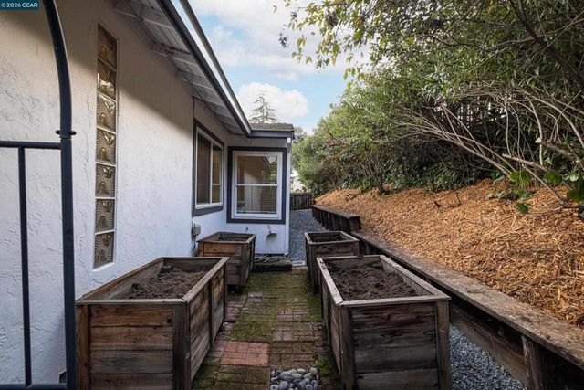 2080 2080 Essenay Ave, Walnut Creek, CA 94597