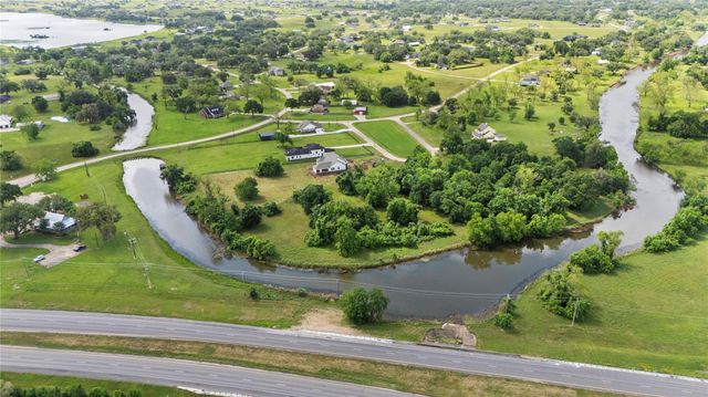 1127 Saddle Horn Bend, Angleton, TX 77515