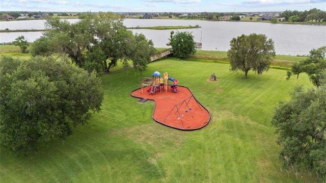 1127 Saddle Horn Bend, Angleton, TX 77515