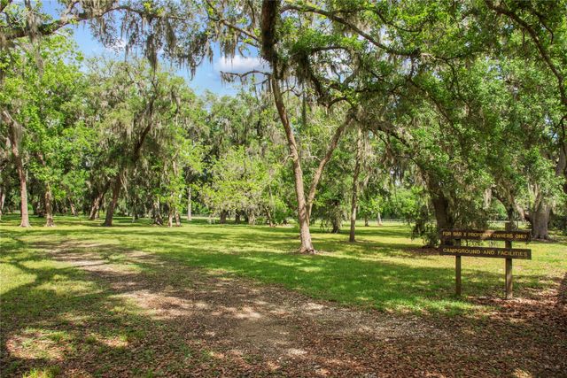 1127 Saddle Horn Bend, Angleton, TX 77515