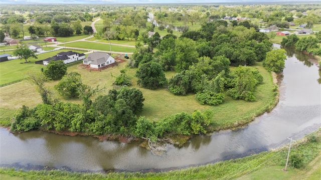 1127 Saddle Horn Bend, Angleton, TX 77515