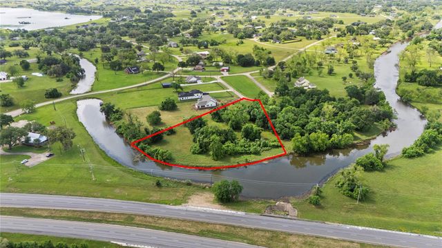 1127 Saddle Horn Bend, Angleton, TX 77515