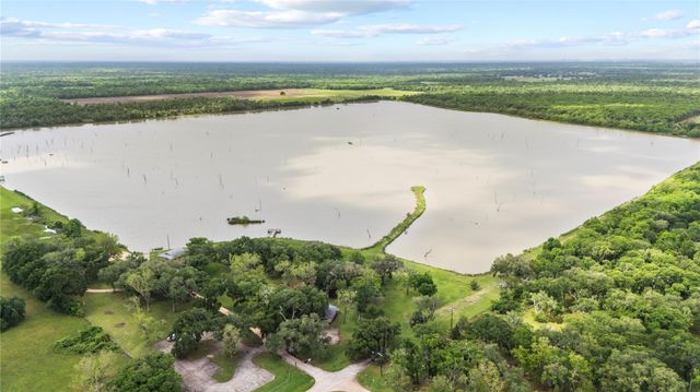 1127 Saddle Horn Bend, Angleton, TX 77515