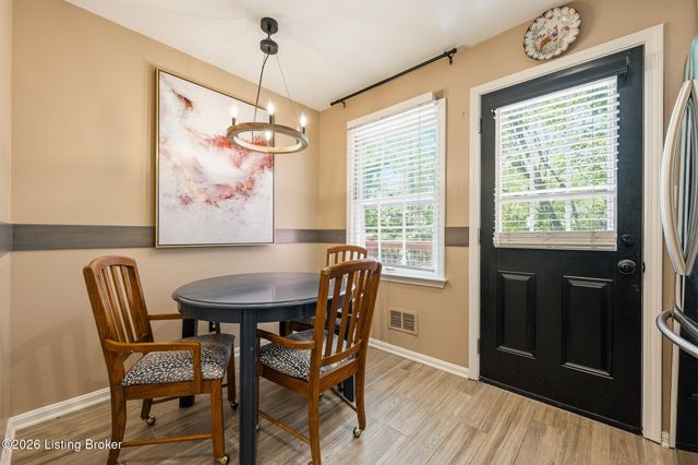 10755 Colonial Woods Ct, Louisville, KY 40223