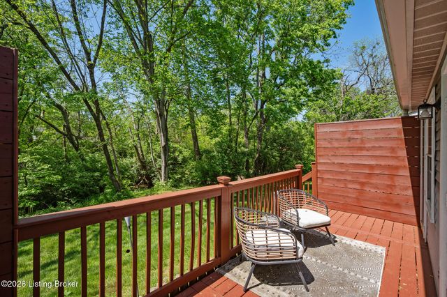 10755 Colonial Woods Ct, Louisville, KY 40223