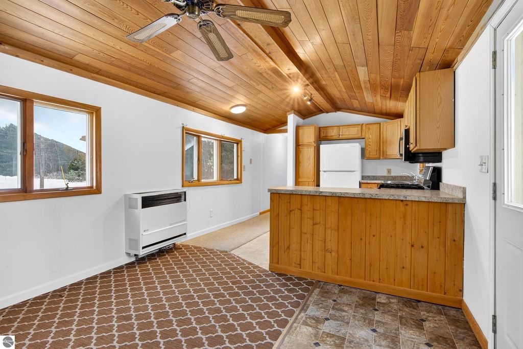 Image 16 of property listing at 6585 Wallaker Road, Benzonia, MI 49616