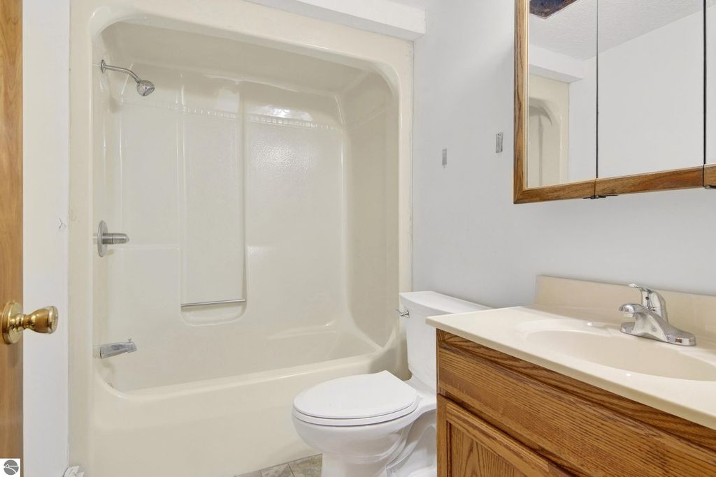 Image 20 of property listing at 6585 Wallaker Road, Benzonia, MI 49616