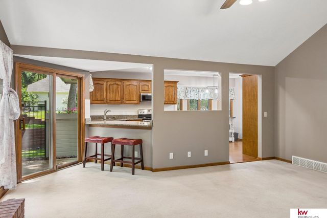 105 W Martin Drive, Bellevue, NE 68006
