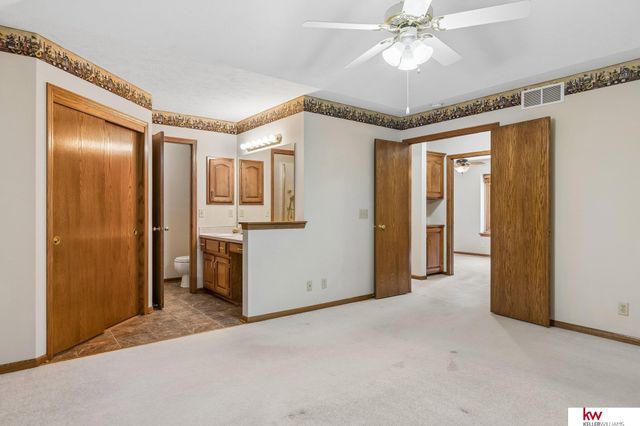 105 W Martin Drive, Bellevue, NE 68006