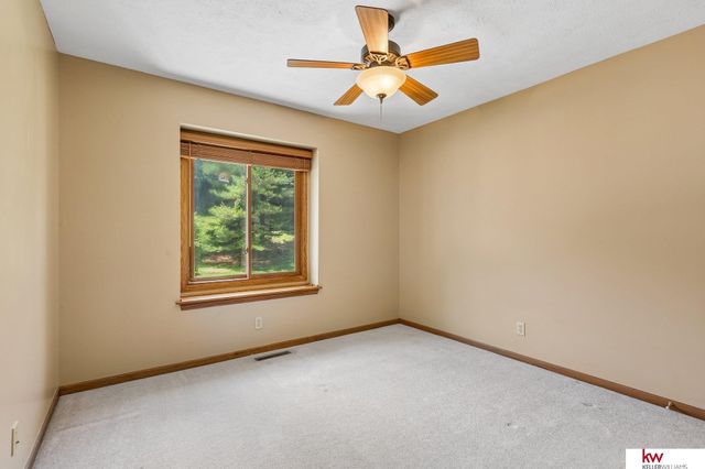 105 W Martin Drive, Bellevue, NE 68006