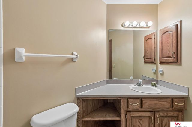105 W Martin Drive, Bellevue, NE 68006